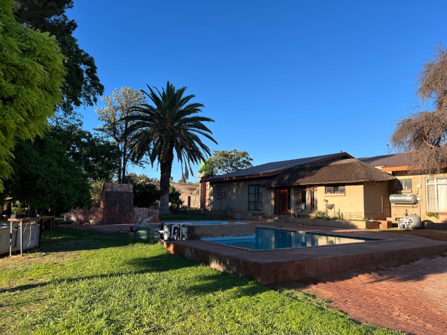 8 Bedroom Property for Sale in Dibeng Northern Cape